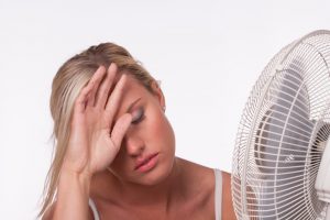 woman-with-fan